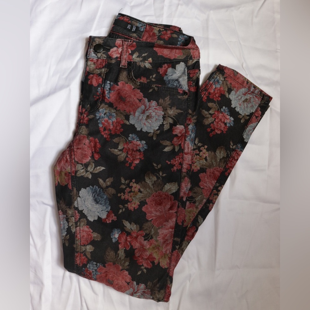 LIKE NEW Karen Millen Jeans - Floral Print